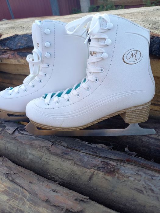 Продам коньки 39-40 р