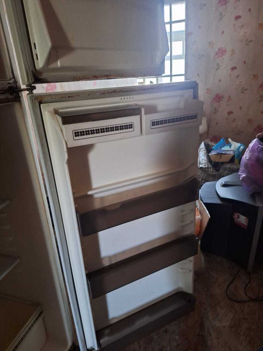 Продам холодильник б/у рабочий