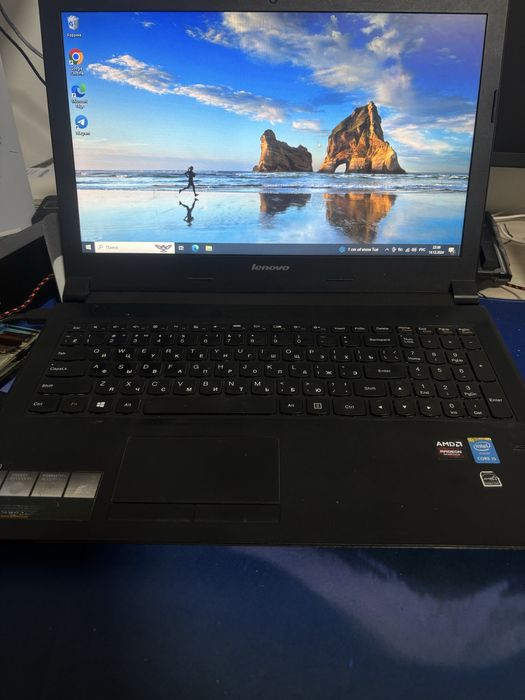 Ноутбук леново.