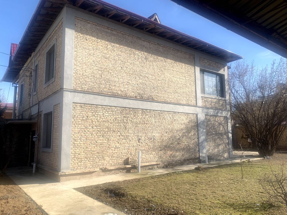 Продается коттедж в поселке Улугбек