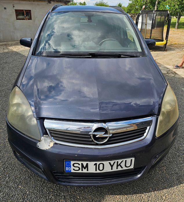 Vând opel zafira