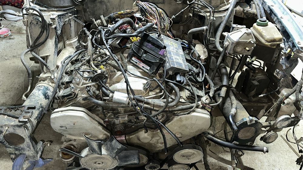 Матор на ауди 4,2