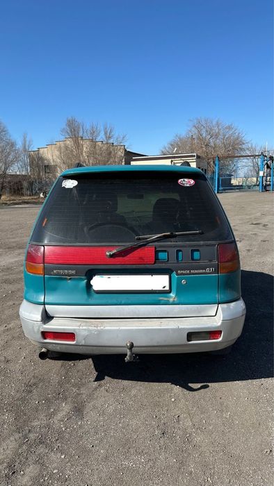 Mitsubishi Space Runner