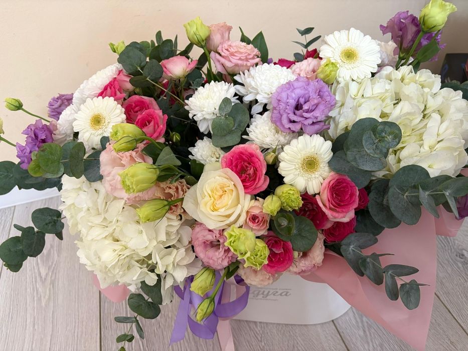 Әдемі үлкен гүл.