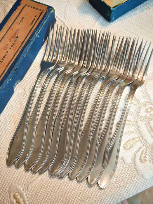 Два Комплекта Старинни Вилици и Лъжици Петко Денев Габрово