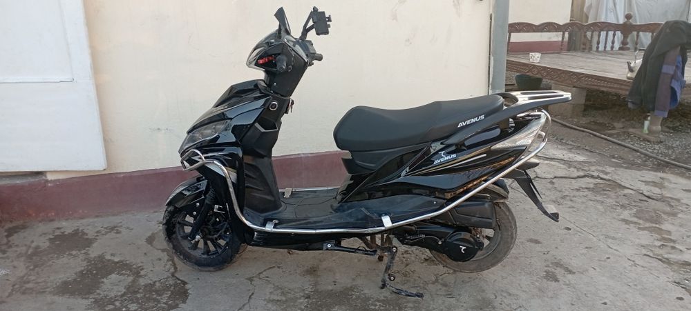 Бензин скутер Авенус