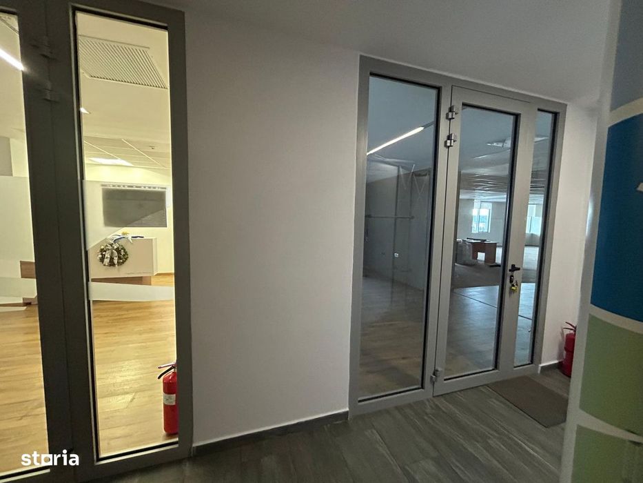 Inchiriez spatiu birouri clasa A, in Pitesti, ultracentral, open-space