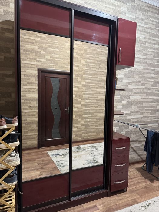 Прихожий шкаф сатылады