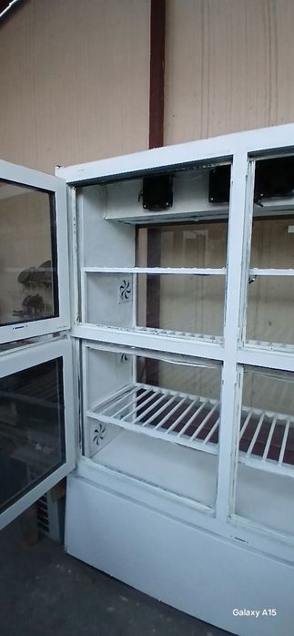 Витрина холодильник