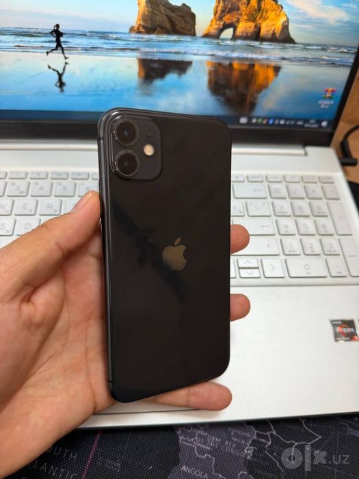 Продаётся iPhone 11 128 gbс коробкой