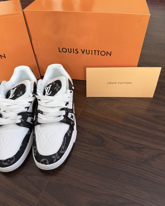Louis Vuitton Trainer black