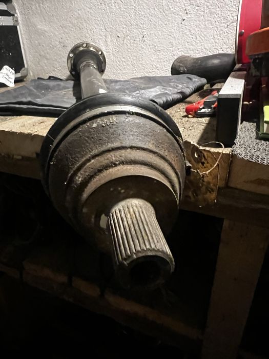 Полуоска предна дясна за WV  SEAT AUDİ