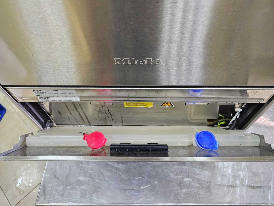 Професионална Съдомиялна машина Miele G8066 с 12 месеца гаранция