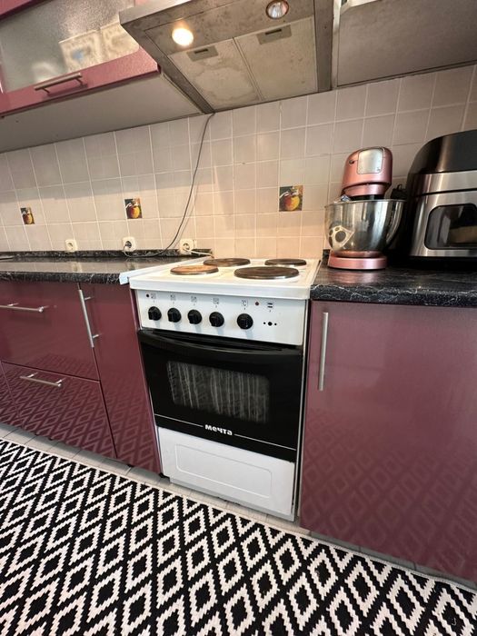 Продам кухонный гарнитур и плиту