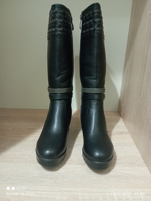 Сапожки для девочки новый