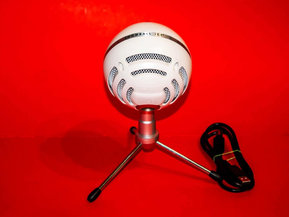 Бял USB микрофон Logitech Blue Snowball iCE, подкаст стрийм запис звук