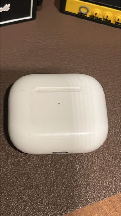 Продам Airpods 3
