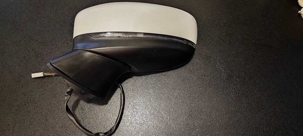 Продавам Части за оборудване на предна лява врата за Мазда СХ5 2018г.