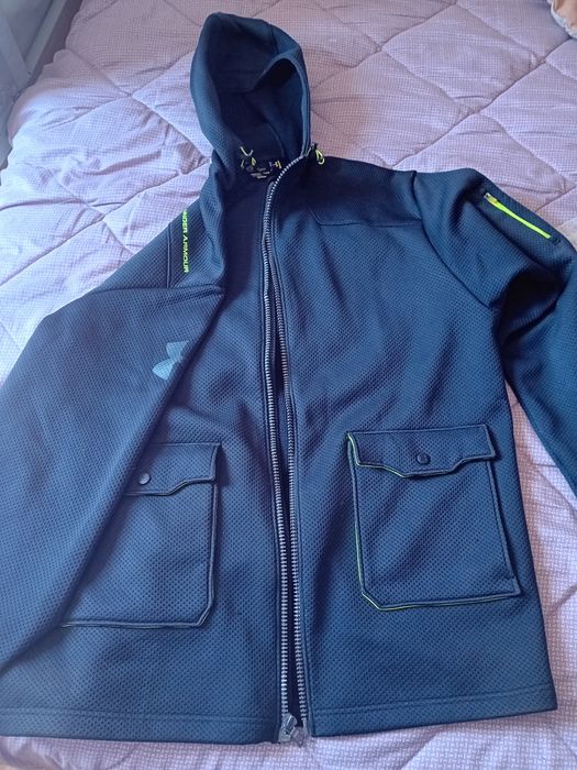 Jachetă sport Under Armour – Mărime L – Stare impecabilă