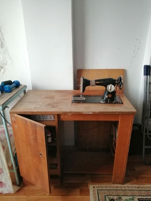 Швейная машинка.