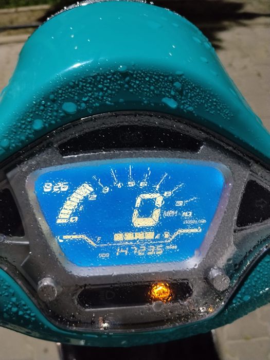 Închiriez scuter limitat