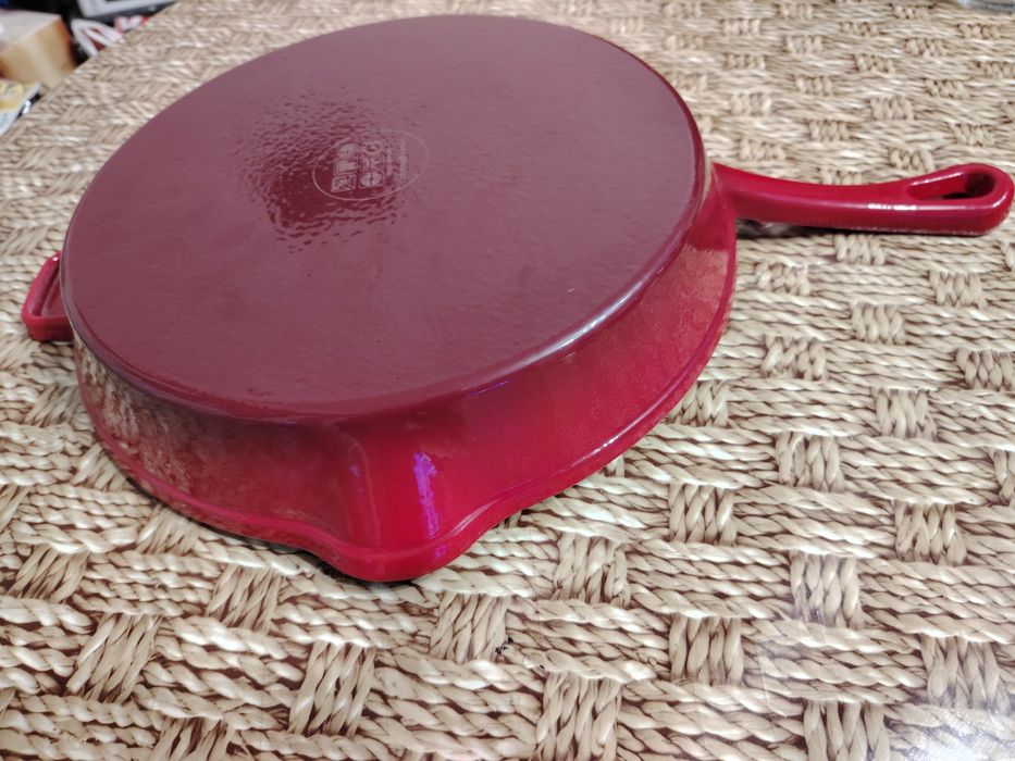 Висококачествен чугунен тиган  30см.