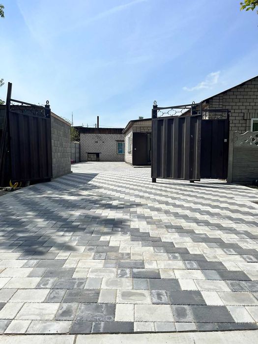 Брусчатка высокого качества.