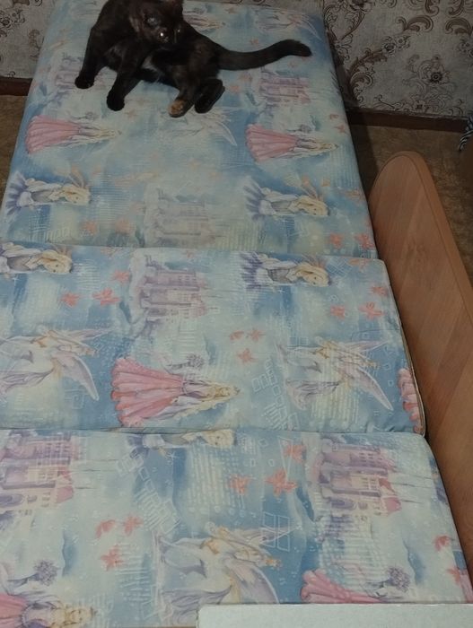 Продам кровать полуторку бу