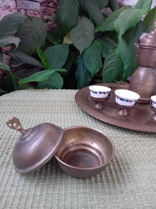 Бронзов стар сервиз