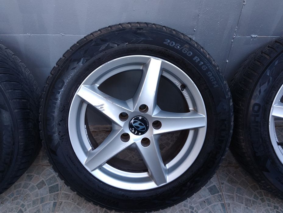 Алуминиеви джанти Ronal 5*114.3*16 със зимни гуми Kumho 205/60/16 23 г
