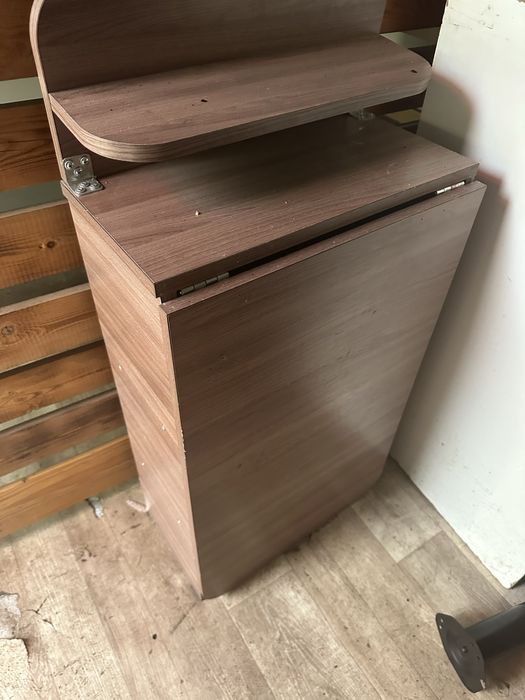 Продам срочно маникюрный стол