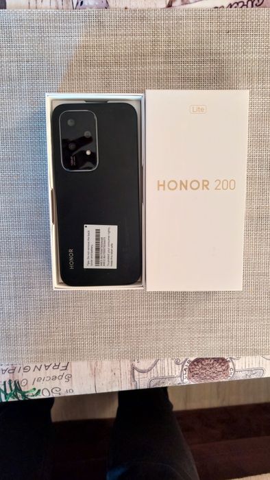 Honor 200 lite чисто нов