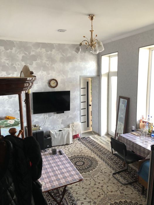 Nazarbek Tarnovda hovli sotiladi