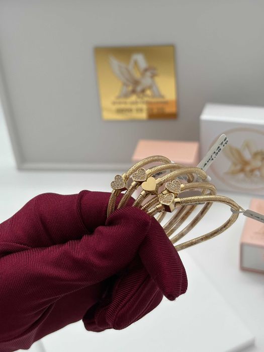 Дамска гривна с многоредова спирала и сърца
