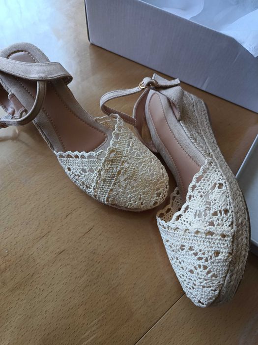 Дамски обувки чисто нови