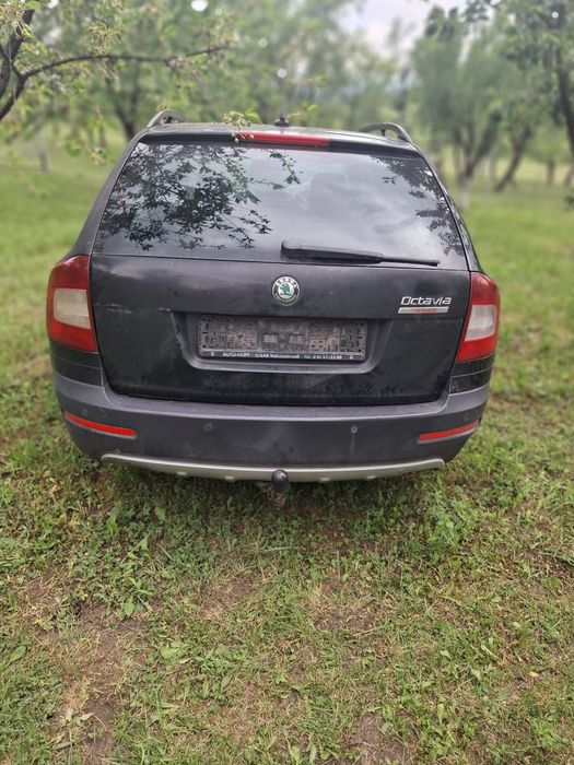 Vând  skoda octavia scoat2013 . Avariată