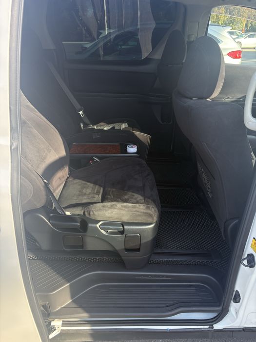 Продам Toyota Alphard