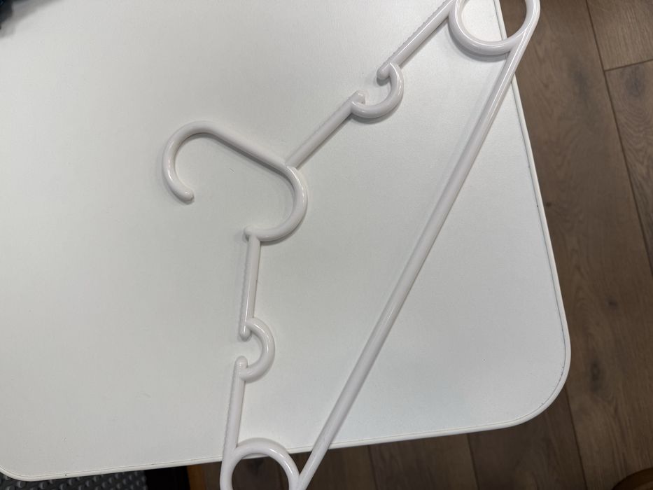 Вешалки для магазина одежды
