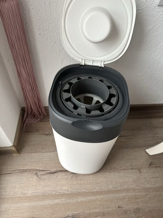 кош за бебешки памперси Томмee tippee +касета