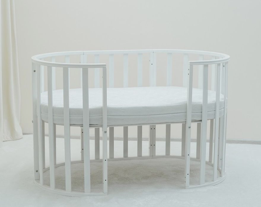 Детская кроватка трансфорем в хорошем состоянии.