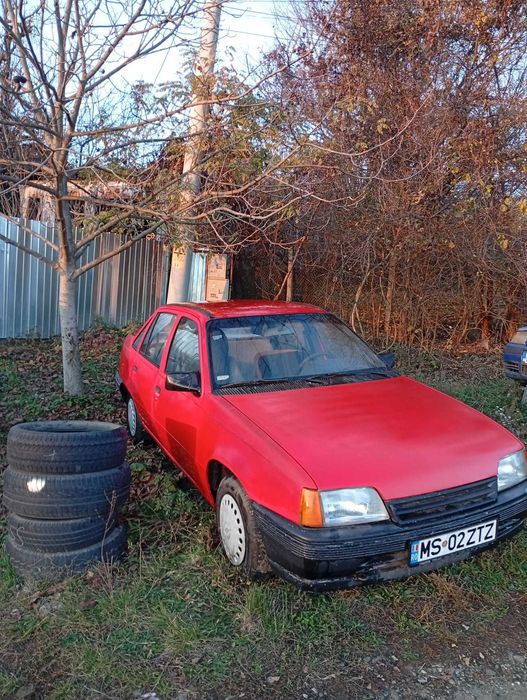 Opel kadett 1989 1.6 benzina