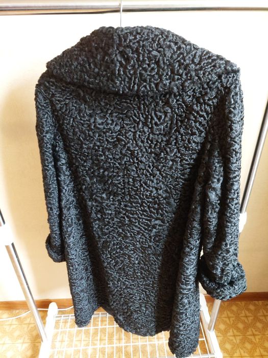 Шуба каракуль, новая.