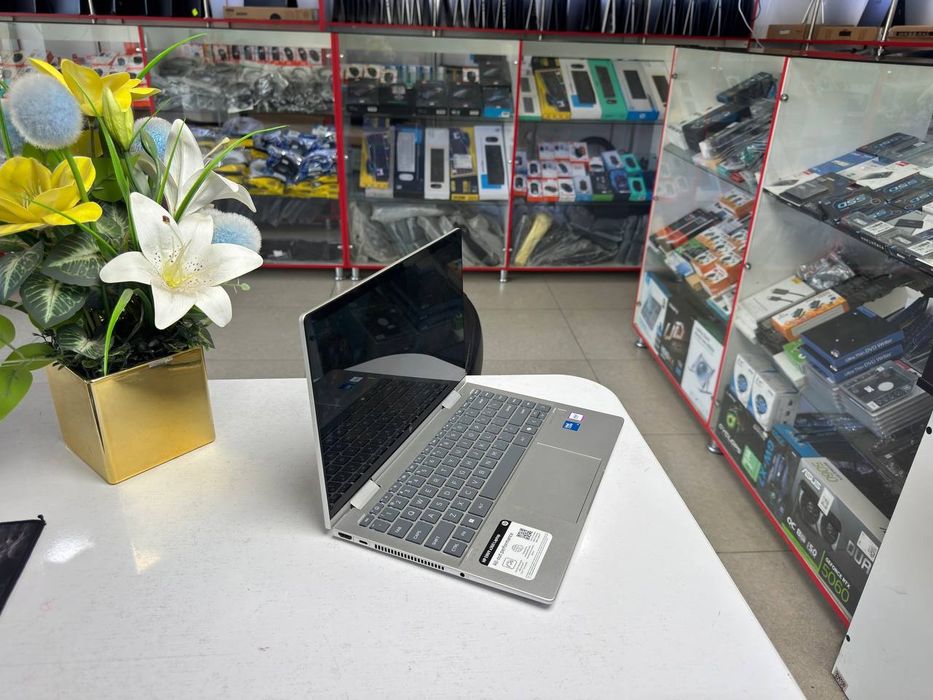 Hp Envy X360° eng soʻngi modelidan core i5-120U 8/512 SSD IPS ekran