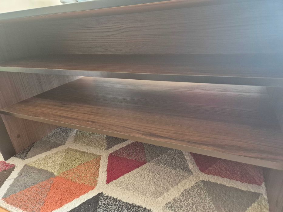 ТВ шкаф и холна маса  Sosono