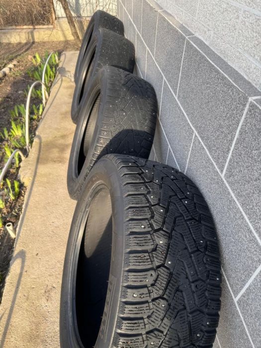 Зимние шипованные шины Pirelli  255/50 R19