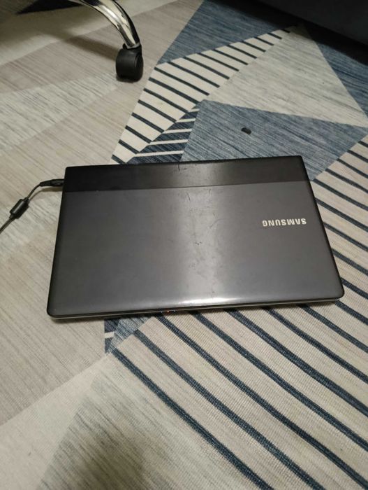 Ноутбук Samsung NP300E5X