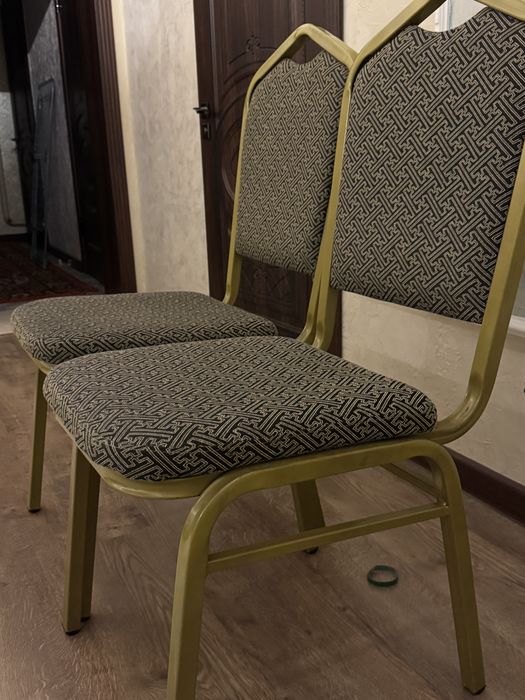 Продам стулья гостевые