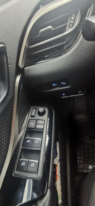 Toyota C-HR  Hybrid