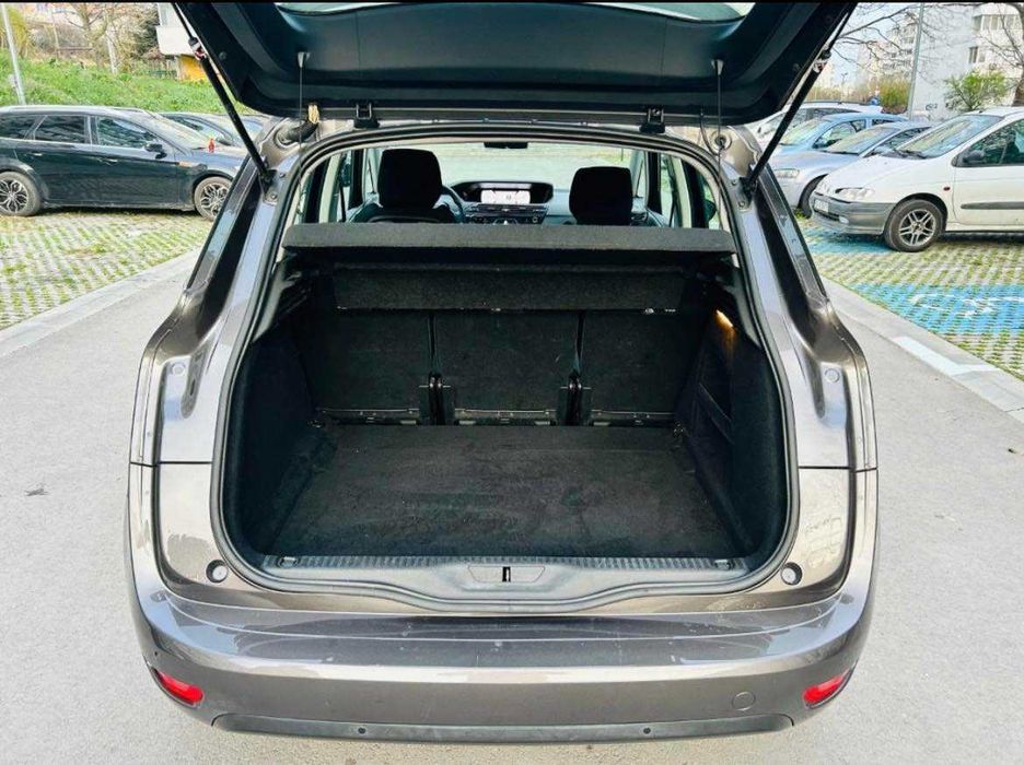 Продавам Ситроен 4 Пикасо