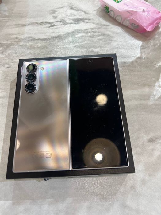 Samsung Z Fold 6